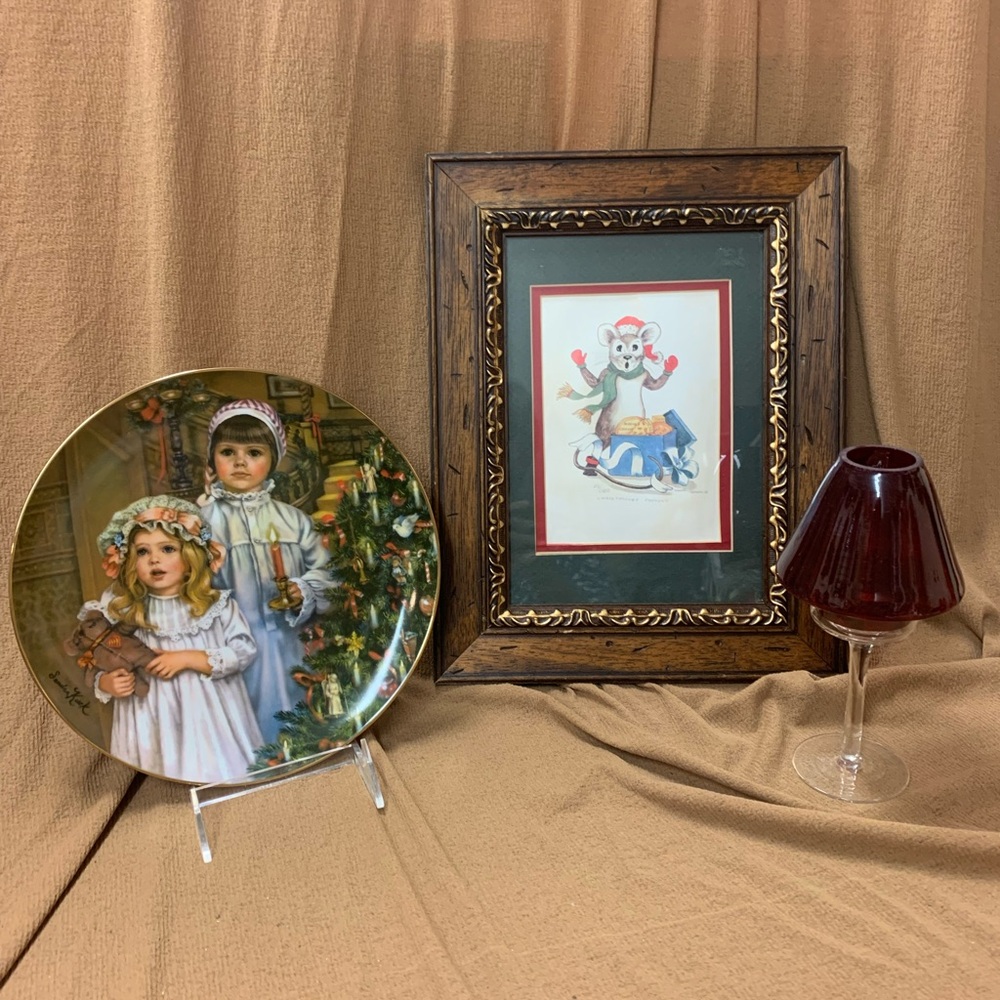 Vintage Holiday Decorative Plate with Children Design. Inv 467